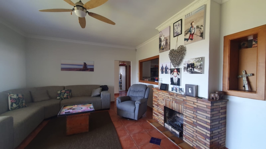 4 Bedroom Property for Sale in Stompneus Bay Western Cape